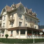 De La Paix 3*