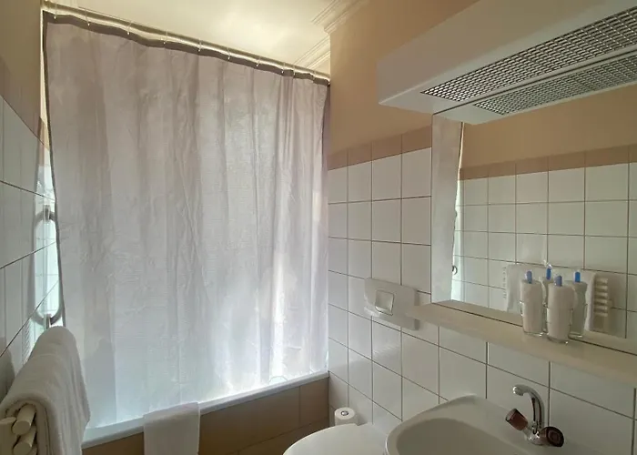 De La Paix Hotel 3*